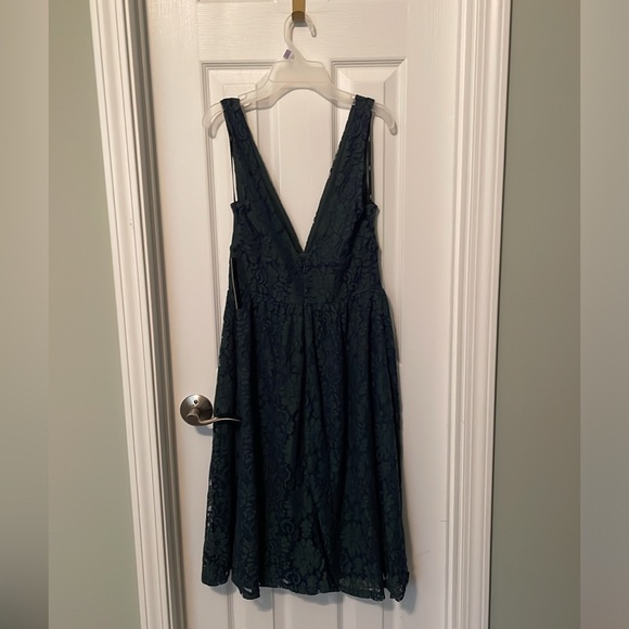Lulu’s Duet Navy Blue and Forest Green Lace Midi Skater Dress - Picture 4 of 7